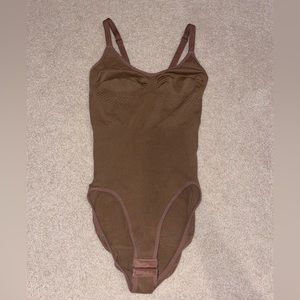 Shapewear bodysuit